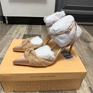 Jewel Badgley Mischka Nude Heels with Bow Detail
